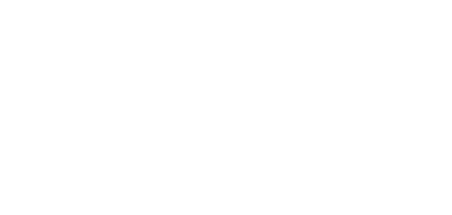 Nun zu Djerba selber Djerba ist eine flache Insel an der Ostküste Tunesiens im Golf von Gabès. Der Hauptort auf der 514 km² großen afrikanischen Insel ist Houmt-Souk. Unter den rund 120.000 Einwohnern, meist Berbern, lebt eine jüdische Gemeinde seit vielen Jahrhunderten auf Djerba. Der Ort Zarzis bzw. Oase Zarzis, wird oft zu Djerba gezählt. Zarzis befindet sich jedoch südlich von Djerba auf dem Festland. Man erreicht Zarzis über einen befahrbaren 6,5 Kilometer langen Damm auch Römerdamm genannt, dieser verbindet die Insel südlich mit dem Festland. Der Römerdamm ist wurde bereits 100 Jahre n.Chr. von den Römern aufgeworfen und ist heute die einzige feste Verbindung von Djerba zum tunesischen Festland.Auf einer Länge von 7 Kilometern windet sich die kurvenreiche Straße durch das Meer. Man hat das Gefühl direkt über das Wasser zu fahren.Der Römerdamm ist nicht gerade, da beim Erbau die flachsten Stellen des Meeres genutzt wurden. Die Meerestiefe liegt zwischen 50 cm und 5 Metern. Er ist etwa in der Mitte durchbrochen, um den Wasseraustausch mit der Lagune sicherzustellen. Auf dem Damm verläuft parallel zur Straße eine Pipeline, mit der Trinkwasser aus der Gegend von Medenine auf die Insel transportiert wird. Ohne diese Wasserversorgung wäre der intensive Tourismus auf der Insel nicht denkbar. 80  Prozent des Wassers dienen der Versorgung der Touristen, nur 20  Prozent werden von der einheimischen Bevölkerung genutzt. Sprachlich gibt es auf der Insel Djerba kaum Probleme. Viele Einheimische, die im Tourismus arbeiten, sprechen Französisch und teilweise Englisch oder Deutsch. Es wird natürlich immer gerne gesehen, wenn man einige arabische Phrasen beherrscht und anwendet.  Das Klima ist mild und sonnig und die Strände sind für Badeurlaube gut geeignet. Vor allem der nordöstliche Küstenstreifen hat lange Sandstrände. Die Strände Djerba's sind flach abfallend, so dass es sich auch ein ideales Badeparadies für Kleinkinder handelt. Viele Sandbänke, die bei Ebbe vollständig aus dem Meer herausragen, bilden bei Ebbe kleine Lagunen am Strand.