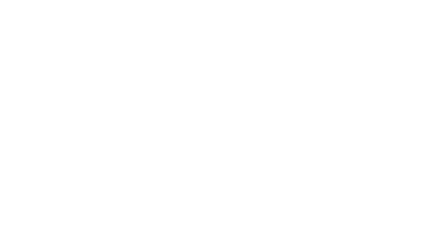 Olivenholzfabrik. „Museum Oliv Art.“  In Manacor gibt es eine alte Olivenholzfabrik. „Museum Oliv Art.“ Der Olivenbaum ist ein heiliger Baum, widerstandsfähig, uralt und nutzbar. Sein Holz ist hart, fein strukturiert und interessant gemasert. Die Mallorquiner sind sehr geschickte Holzhandwerker. Sie fertigen aus dem Holz des Ölbaums langlebige Gebrauchsgegenstände wie Salatbestecke und Schneidbretter, Schatullen, Mörser, Schalen und natürlich auch Figuren und ganze Schachspiele.  Viele Touristen bringen von hier Andenken mit nach Hause.